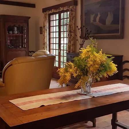 Maison De Charme Avec Jardin Clos *