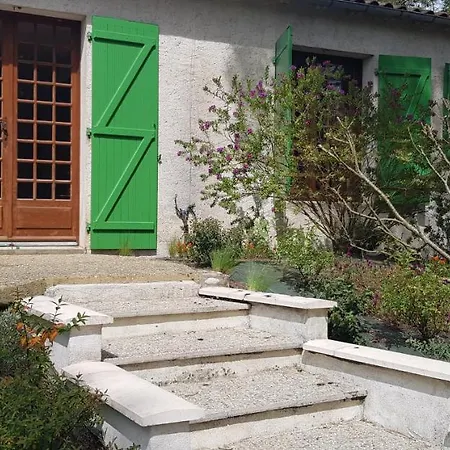 Holiday home Maison De Charme Avec Jardin Clos Rivedoux-Plage